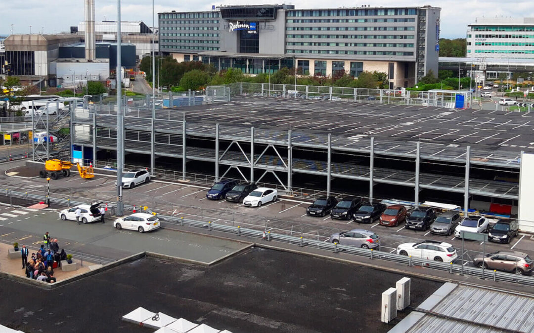 Flughafen-Parkhaus T1 in Manchester (MAN)