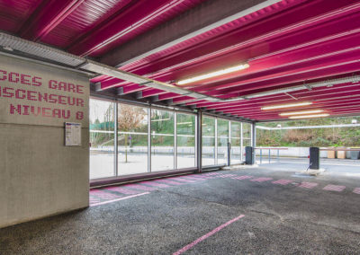 Bahnhofs-Parkhaus in Dreux (Frankreich)
